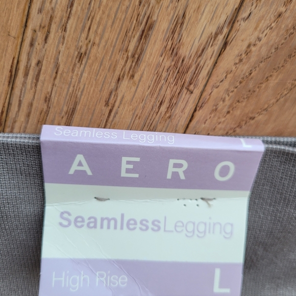 Aeropostale Seamless Ribbed Legging Neutral Monochrome NWT Size L - Picture 9 of 12